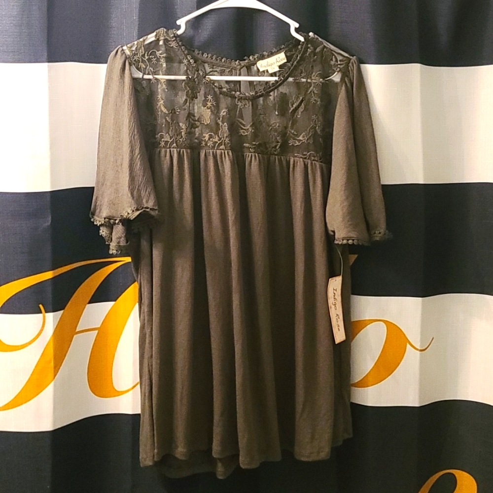 🫒Beautiful olive green top🫒